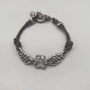 Unique.999 sterling silver brown leather and dog paw angel wing bracelet 🐶